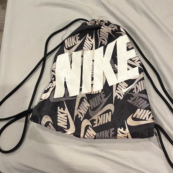 Draw string back for football, basketball, gym, ect. - Picture 2 of 3